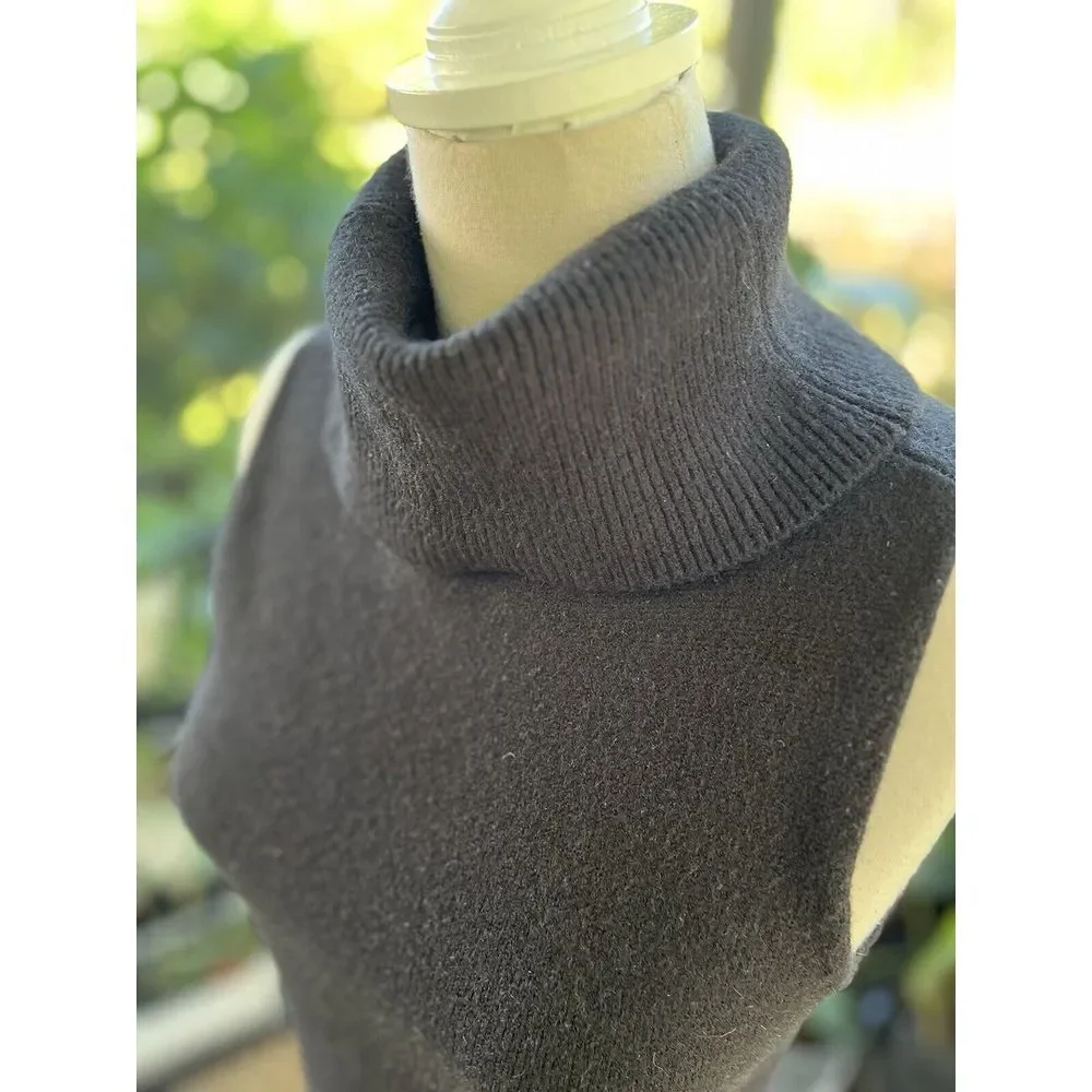 Carmen Marc Valvo Turtleneck Pullover Sweater  Black‎  Sleeveless Viscose XS EUC